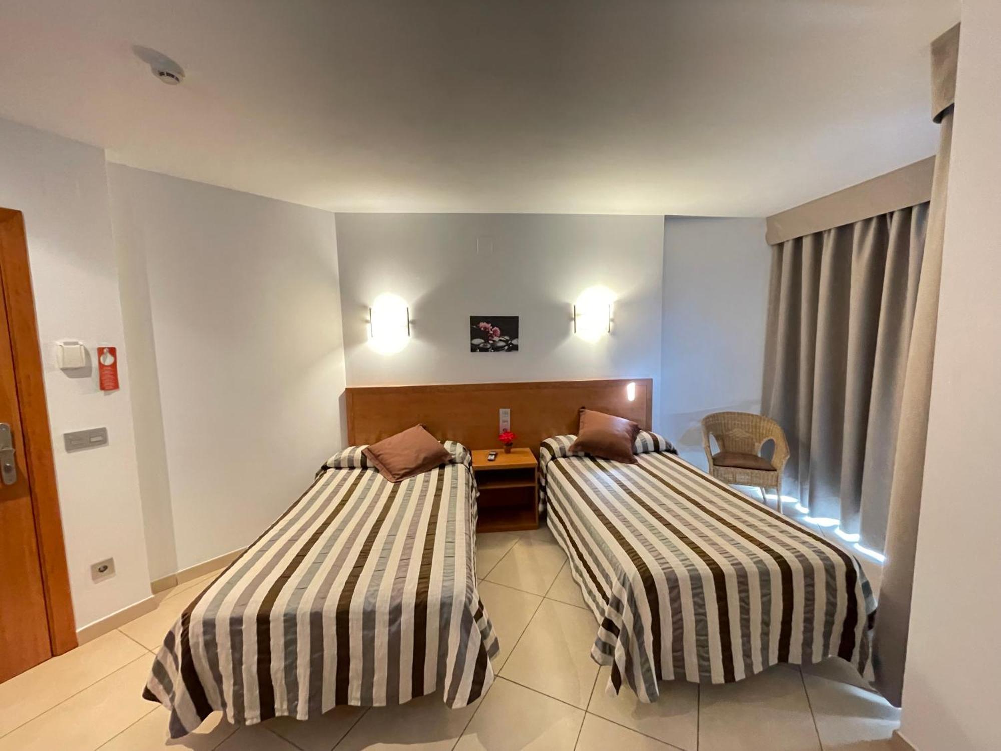Hotel Avenida Morella Esterno foto